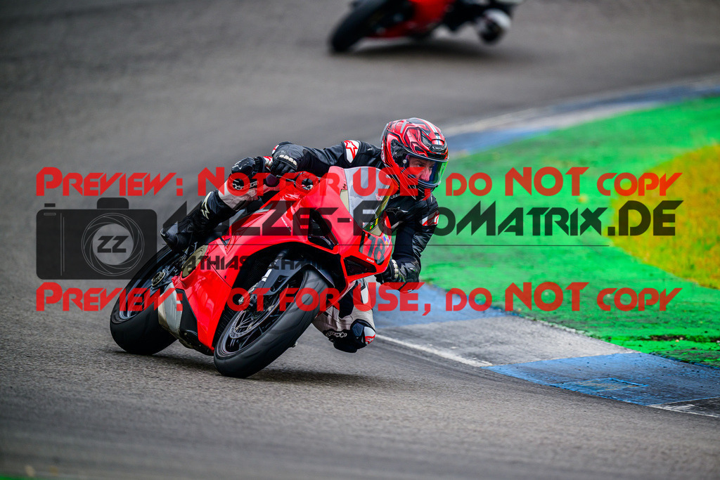 MaZZes_FotoMatrix_240614_6007705_3704 | GELB