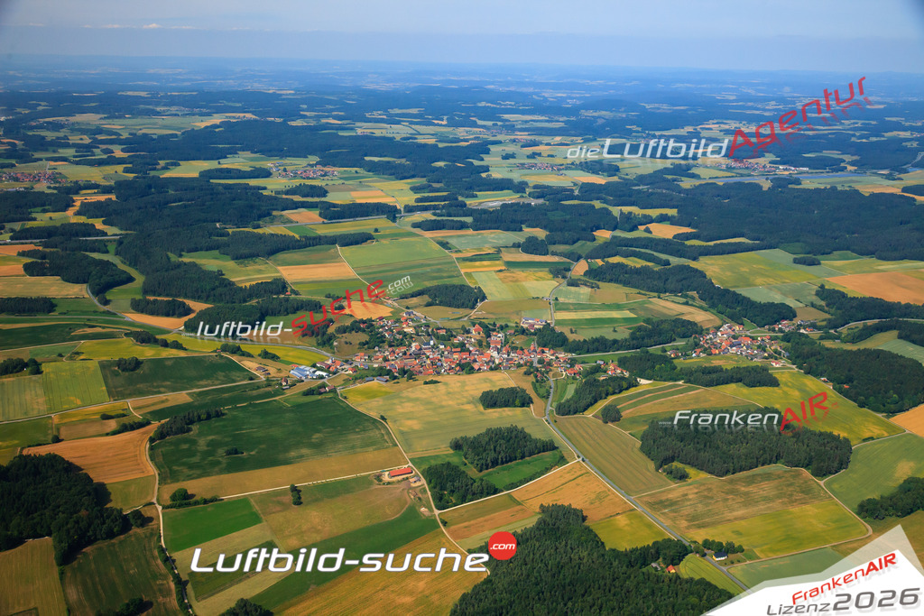 Die Luftaufnahme Steinfeld - Stadelhofen wurde vom UL-Flugzeug (keine Drohne) aus fotografiert.Hohe Druck- Auflösung-die Geschenkidee!