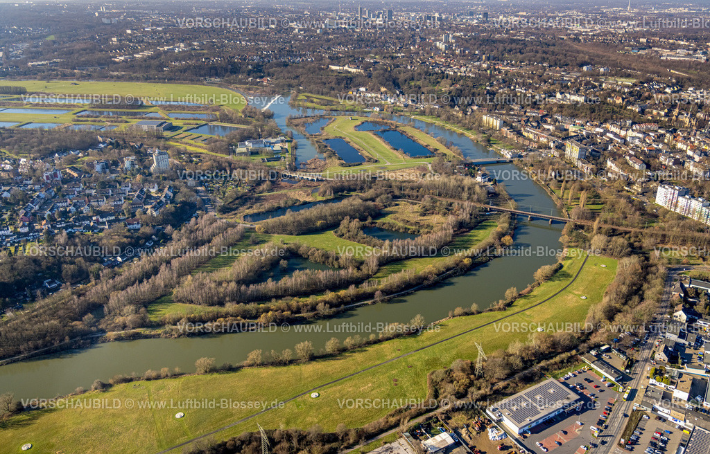 Essen230200829 | Luftbild, Fluss Ruhr, Steeler Ruhrwiesen mit Wasserwerk, Ruhrbrücke Steele Eisenbahnbrücke, Steeler Ruhrpromenade, Überruhr-Hinsel, Essen, Ruhrgebiet, Nordrhein-Westfalen, Deutschland