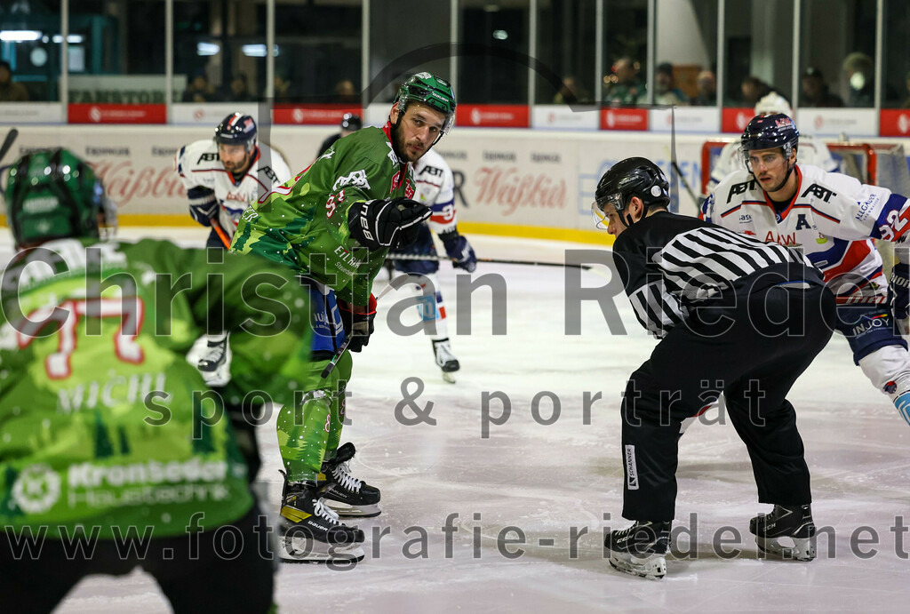 2023-12-17_070_TSV_Erding_gegen_ESC_Kempten | Erding, Deutschland, 17.12.2023:
Eishockey, Bayernliga Vorrunde 2023 / 2024, 18. Spieltag, TSV Erding gegen ESC Kempten, Endergebnis: 5:1

Maximilian Forster (Erding Gladiators, #81)

Foto: Christian Riedel / fotografie-riedel.net