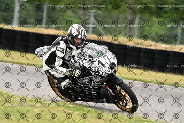 25bt02-1412 | markuskiefer.com - Realisiert mit Pictrs.com