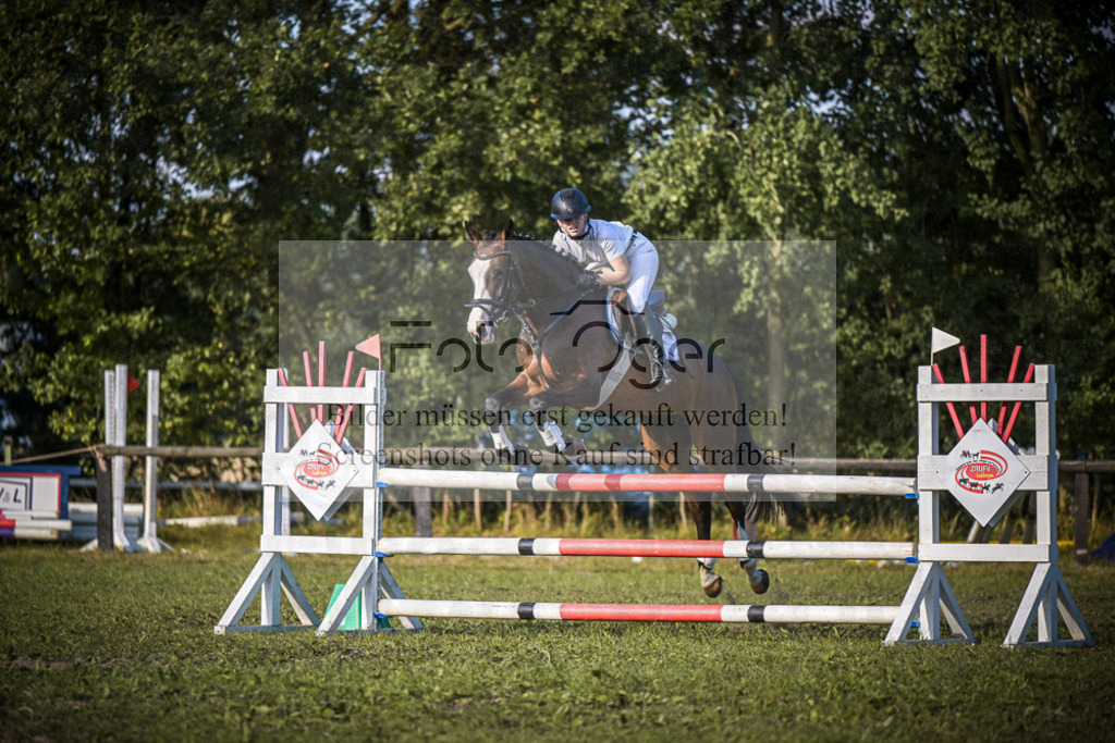 DOS_0577 | Entdecke hochwertige Reitturnierfotos von Foto Oger. Professionell, emotional und authentisch – jetzt Lieblingsmomente im Shop bestellen.Deutschlandweite Turnierfotografie. - Realisiert mit Pictrs.com
