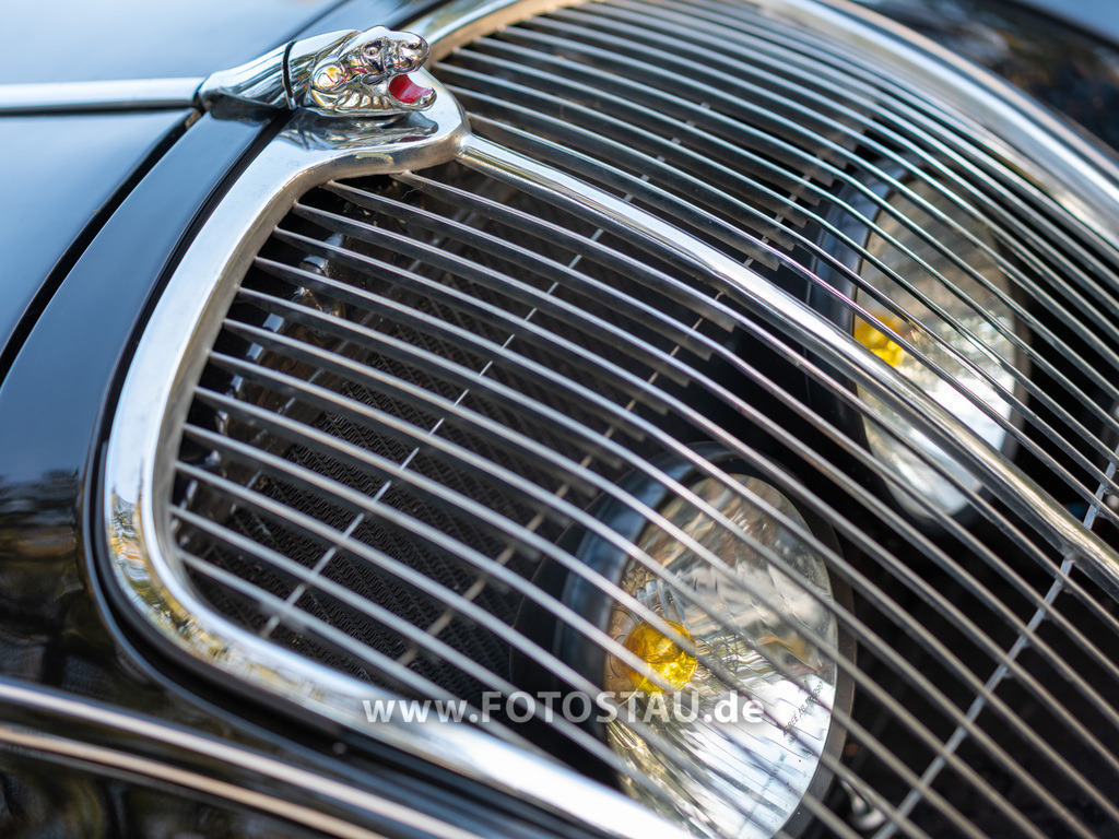 20251018-00213 | Erleben Sie hier die Faszination der klassischen Fahrzeuge in Bildern und lassen sich begeistern! - Realisiert mit Pictrs.com