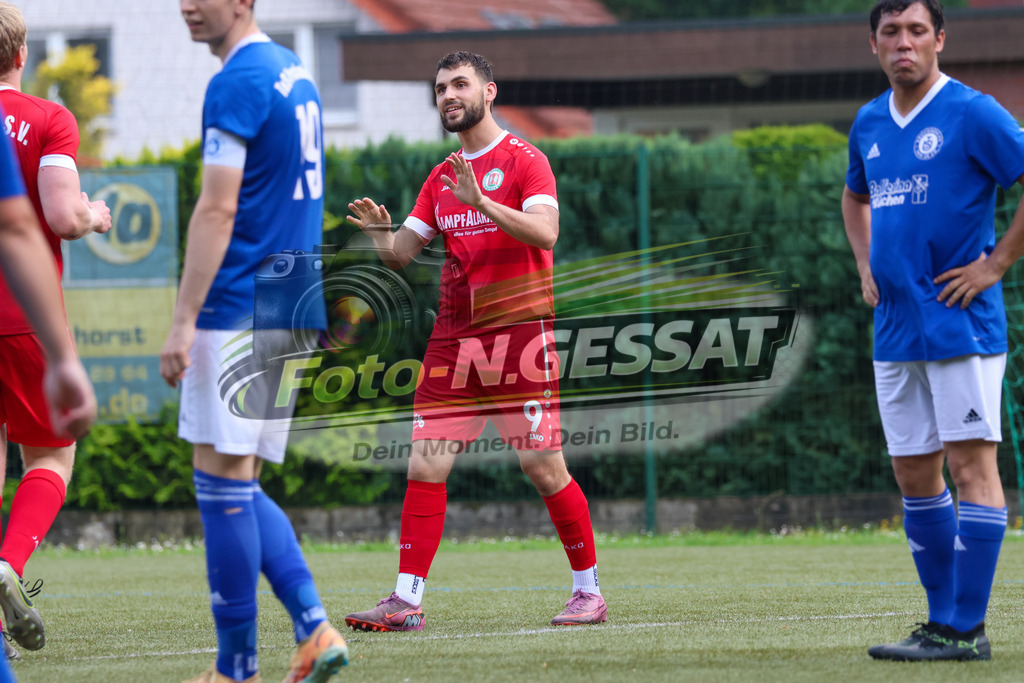 Bünder SV - TuS Bruchmühlen II | Auf dem Bild zu sehen: grün Bünder SV: Robert Lipkowski Bünder SV, TuS Bruchmühlen II, Saison 25/26, Kreisliga A, Bünde, Deutschland - Realisiert mit Pictrs.com