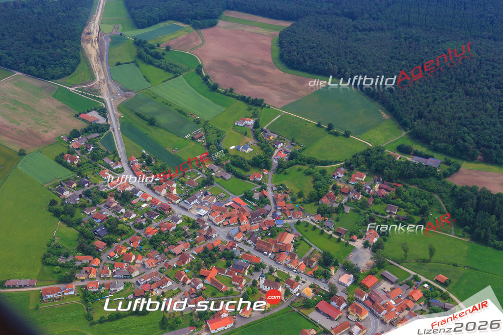 Luftbild von  Ermershausen - Luftaufnahme wurde 2016 von https://frankenair.de mittels Flugzeug (keine Drohne) erstellt - die Geschenkidee
