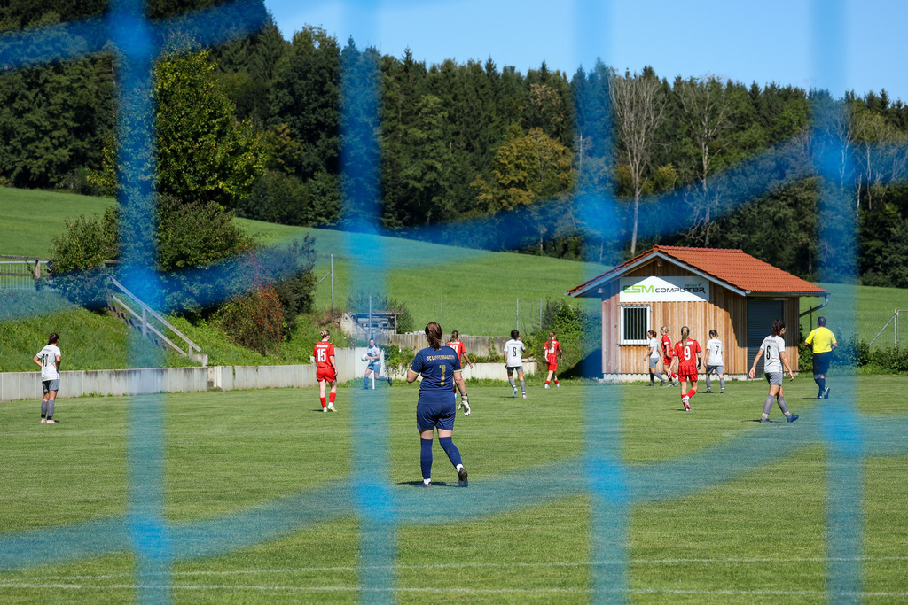 Fußball I FRAUEN I Saison 2025-2026 I Freundschaftsspiel I FC Loppenhausen - 1FC Heidenheim 1846 II I_250831_8741 | Fotopresso – Sportfotografie in Heidenheim & Umgebung. Professionelle Sportfotografie für unvergessliche Momente. Dynamische Action-Shots, emotionale Szenen & hochwertige Bilder. - Realisiert mit Pictrs.com