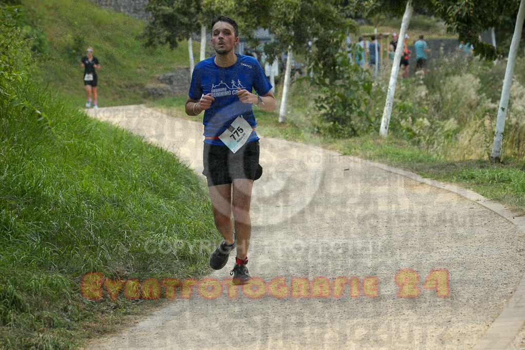250824_1503_EX1_8409 | Sportfotografie im Rhein-Sieg Kreis, Köln, Bonn, NRW, Rheinland Pfalz, Hessen, etc. Unser Tätigkeitsfeld umfasst den Laufsport vom Volkslauf über den Marathon, Duathlon, Triathon bis zum Ultralauf wie Kölnpfad Ultra oder Schindertrail.