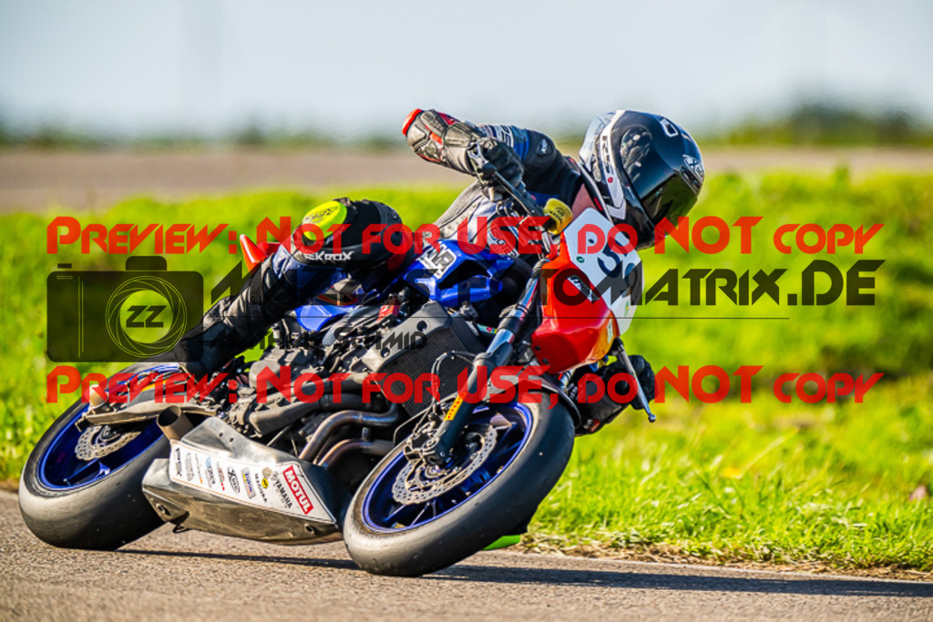 MaZZes_FotoMatrix_220917_1972 | TWIN CUP