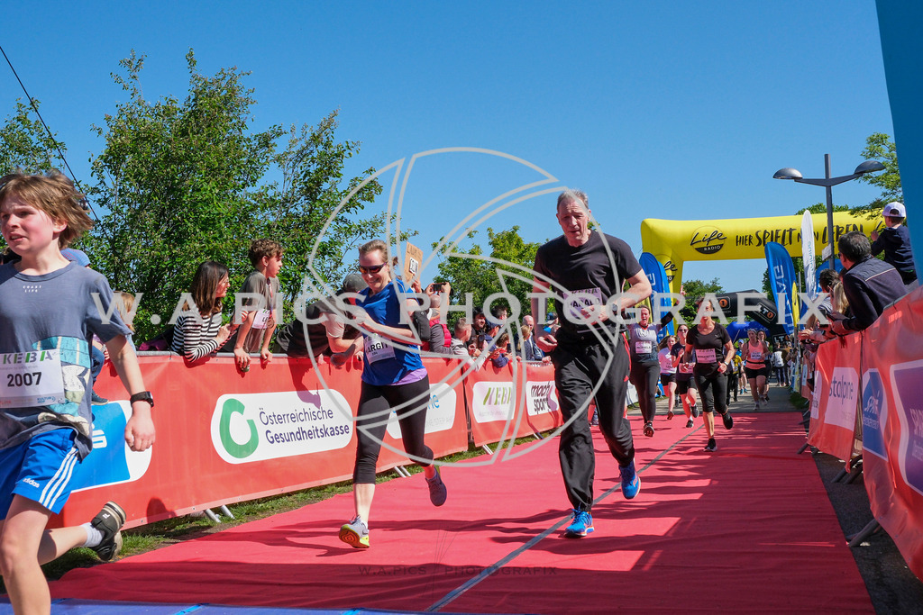 ..... | LINZ,AUSTRIA,27.April 24, Int. 3 Brückenlauf Linz  , Image shows: Photo: WAPICS / Michael ring