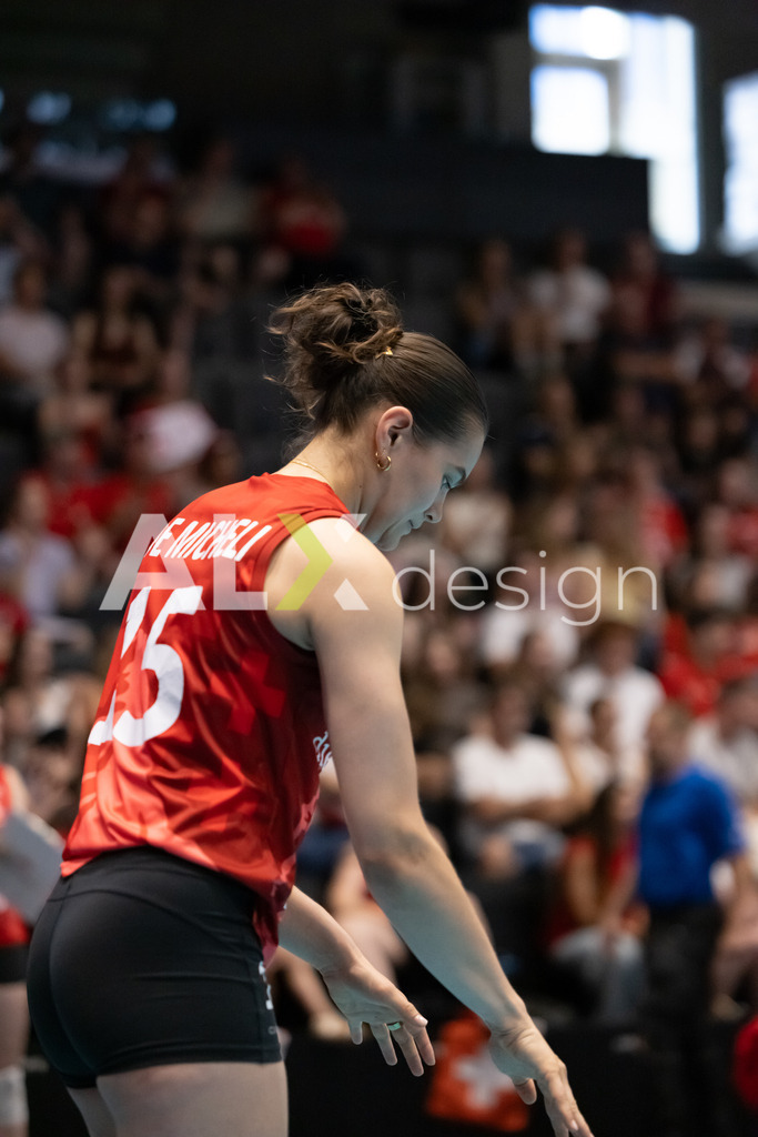Austria v Switzerland - CEV European League Women | KRIENS, SWITZERLAND - JUNE 14: ALIX DE MICHELI of Switzerland serve during the CEV European League match between Austria and Switzerland at Pilatus Arena on June 14, 2026 in Kriens, Switzerland. - Realisiert mit Pictrs.com