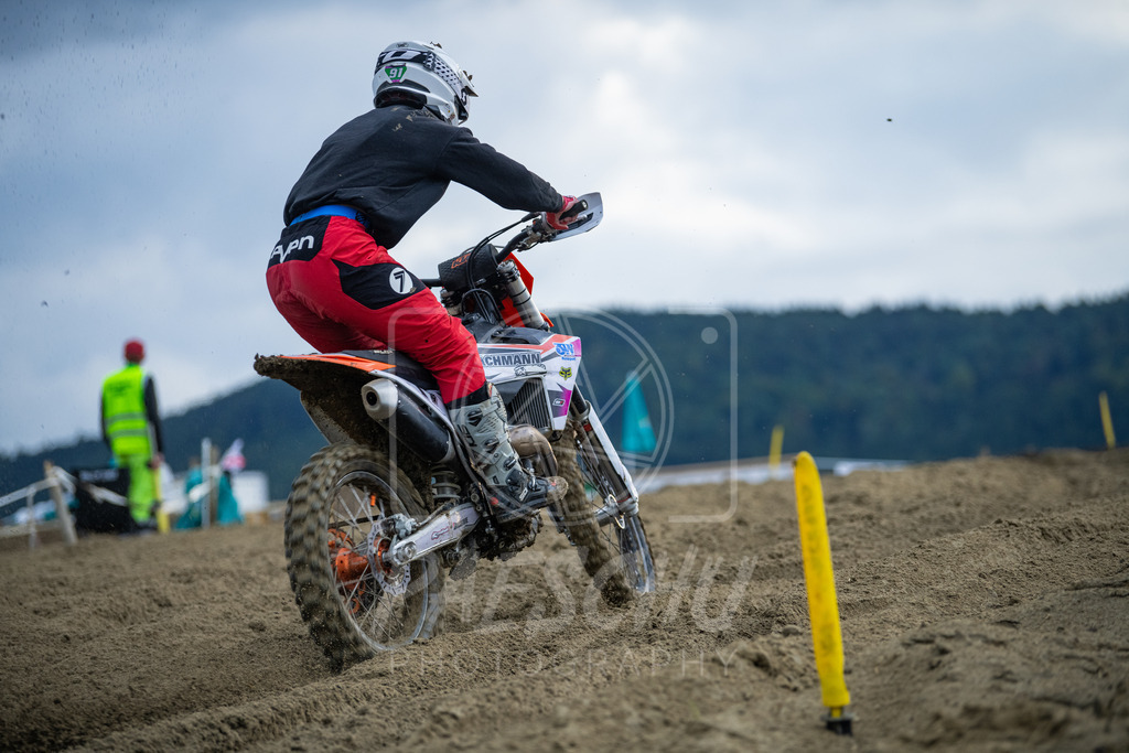 Lady (418) | Paeschuphoto Shop - Wer nicht sucht der auch nicht findet.Ob Motocrossbilder oder von einem besuchtem Spiel, Hauptsache Action. - Realisiert mit Pictrs.com
