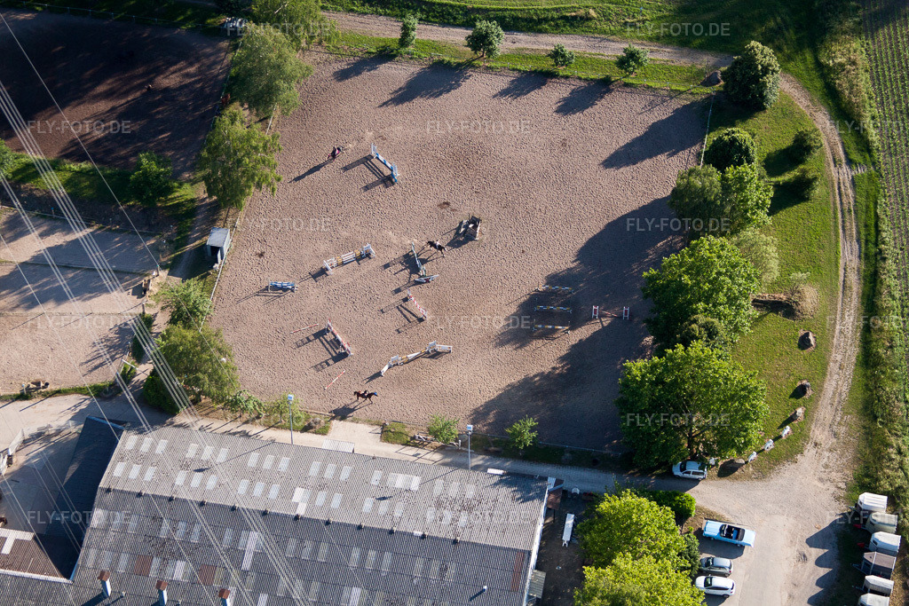 Luftbild: Turnierreitfeld, Reit und Fahrverein im Ortsteil Mörsch in Rheinstetten im Bundesland Baden-Württemberg in Deutschland.Foto: IMG_66521.jpg vom 05.06.2014 durch Werner Riehm/FLY-FOTO.deAuflösung des Originals: 4752 x 3168 px