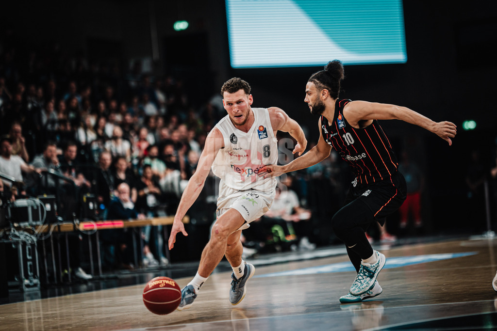 Basketball | Männer | Saison 2023/2024 | easyCredit Basketball Bundesliga | 32. Spieltag | Veolia Towers Hamburg vs. NINERS Chemnitz | 04.05.2024 | Brae Ivey (#8, Veolia Towers Hamburg)