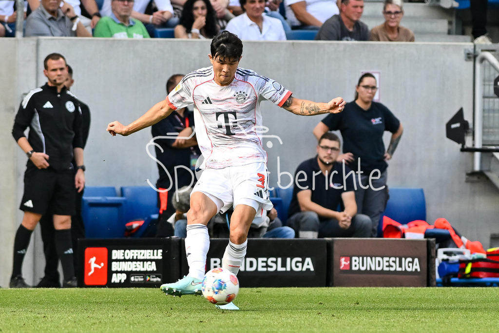 TSG 1899 Hoffenheim - FC Bayern München | am BAll Minjae KIM (FC Bayern Muenchen 3) / Einzelfoto / Freisteller / Bundesliga: TSG 1899 Hoffenheim - FC Bayern München; PreZero-Arena am 20.09.2025 / DFL REGULATIONS PROHIBIT ANY USE OF PHOTOGRAPHS AS IMAGE SEQUENCES AND/OR QUASI-VIDEO