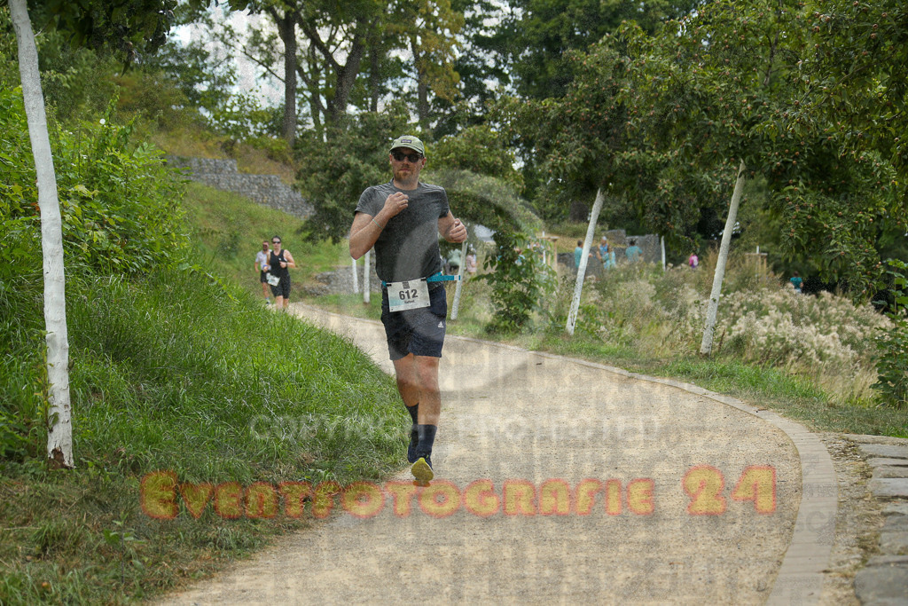 250824_1424_EX1_6062 | Sportfotografie im Rhein-Sieg Kreis, Köln, Bonn, NRW, Rheinland Pfalz, Hessen, etc. Unser Tätigkeitsfeld umfasst den Laufsport vom Volkslauf über den Marathon, Duathlon, Triathon bis zum Ultralauf wie Kölnpfad Ultra oder Schindertrail.