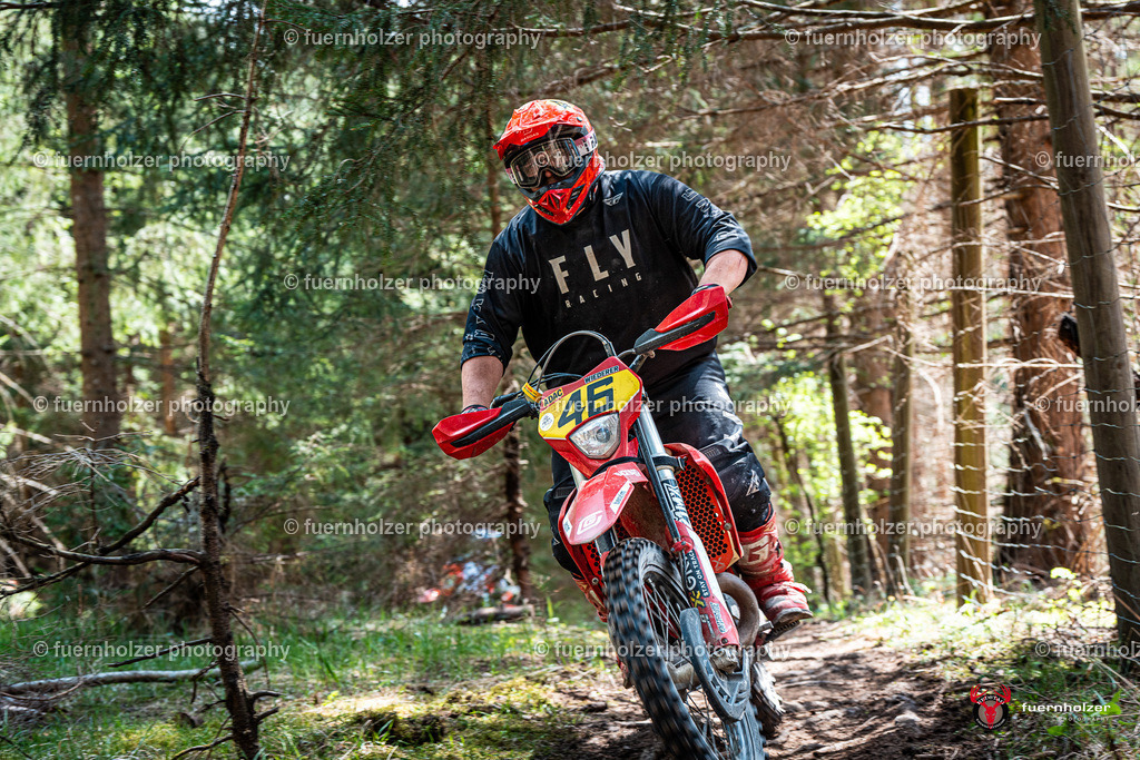 fuernholzer_250501-C2-385 | Fotografische Impressionen von der Red Stag Enduro Extreme by fuernholzer-photography.com. Endurosport in Österreich fotografisch festgehalten von fuernholzer. Auftragsfotografie für Private, Gewerbefotos und Industriefotografie. Eventfotografie, Sportfotografie und Motorsportfotografie. Anbieter von Fotoworkshops, Fototraining, fotografischen Vorträgen und Fotoseminaren.
