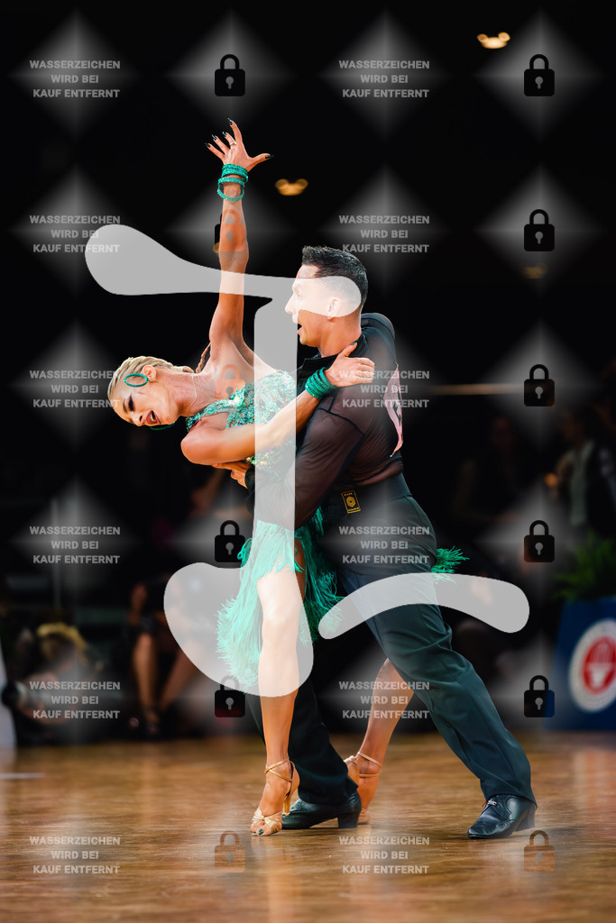 GOC 2025 - WDSF GrandSlam Latin 6th (54) Artur Balandin _ Anna Salita (Germany)-2025-08-23-5526 | Webshop for digital downloads and prints of dance sport, event & show photographer Julian Link - Realisiert mit Pictrs.com