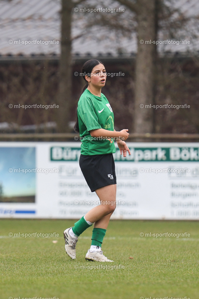 Fußball I Frauen I Saison 2025/2026 I Oberliga Schleswig-Holstein I 12. Spieltag I SV Frisia 03 Risum-Lindholm - Eichholzer SV | ml-sportfotografie - Realisiert mit Pictrs.com