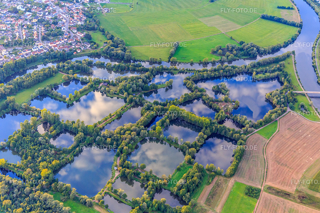 Angelteiche zwischen alter Saar, Saar und Kundelsgräth https://www.asvmettlach.com/ | Luftbild: Angelteiche zwischen alter Saar, Saar und Kundelsgräth https://www.asvmettlach.com/ im Ortsteil Besseringen in Merzig im Bundesland Saarland in Deutschland. Foto: IMG_149560.jpg vom 05.09.2025 durch Werner Riehm/FLY-FOTO.de - Realisiert mit Pictrs.com