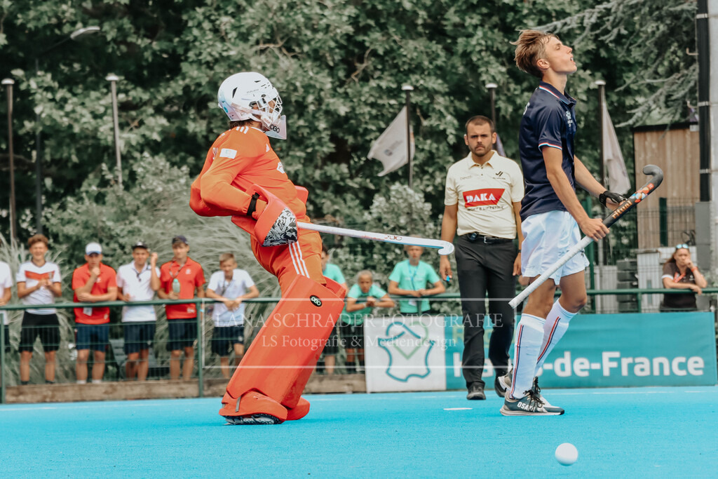 EM_MU18_F_GER-BEL_Lille_bearbeitet (3 von 7) | lanaschraderfotografie - Realisiert mit Pictrs.com