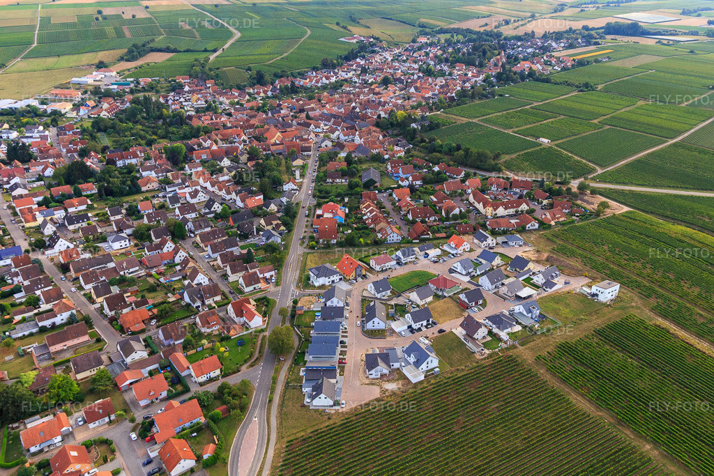 Neubaugebiet Am Wingertsberg | Luftbild: Neubaugebiet Am Wingertsberg in Insheim im Bundesland Rheinland-Pfalz in Deutschland. Foto: IMG_094574.jpg vom 02.09.2016 durch Werner Riehm/FLY-FOTO.de - Realisiert mit Pictrs.com