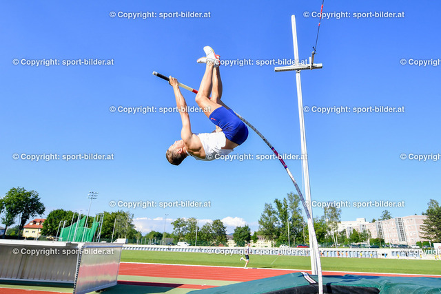 AUT, Alexander Auer, U20, Stabhochsprung, TGW-Zehnkampf Union | 08.06.2022, Leichtathletik-Zentrum Sportland Oberösterreich, AUT, Alexander Auer, im Bild Alexander Auer (U20, Stabhochsprung, TGW-Zehnkampf Union) waehrend des Trainings