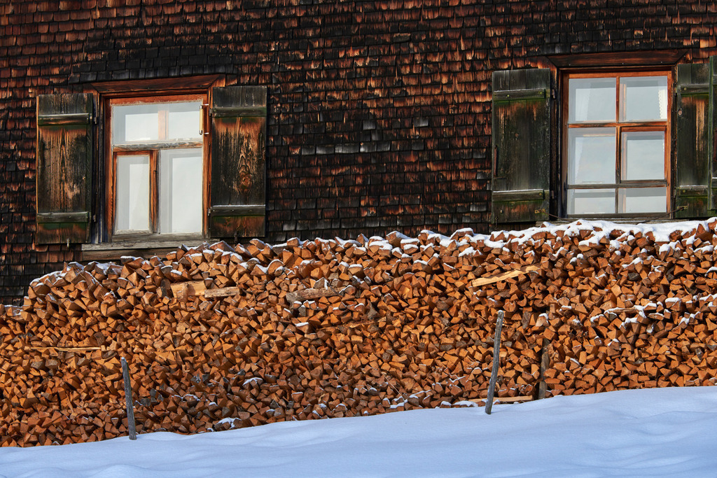 Detail Vorsaeß Huetten im Winter | Dornbirn, Austria - January 15, 2015: Detail Vorsaeß Huetten im Winter. - Realisiert mit Pictrs.com