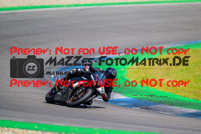 MaZZes_FotoMatrix_240615_0897 | WEISS