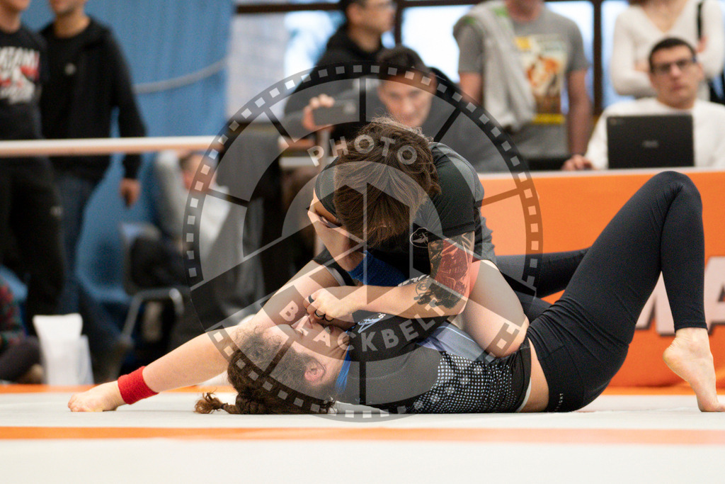 20231125PBB6737 | Fighters compete during the Grappling Industries Jiu-jitsu Championship in Berlin, Germany, on November 25, 2023.