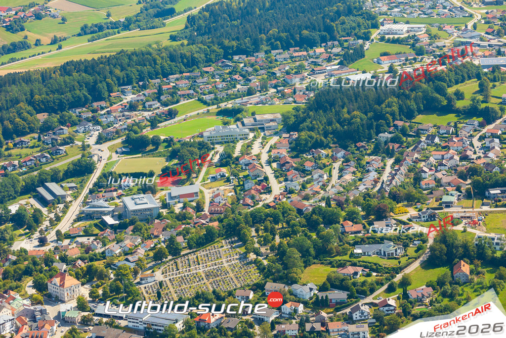 Luftaufnahme von  Waldkirchen - Die Luftaufnahme wurde 2025 vom UL-Flugzeug heraus erstellt ( keine Drohne ) - Hochauflösende Luftaufnahme - für professionelle Ausdrucke geeignet. Die Geschenkidee !Mit Lizenz und Bildrechte bestellbar