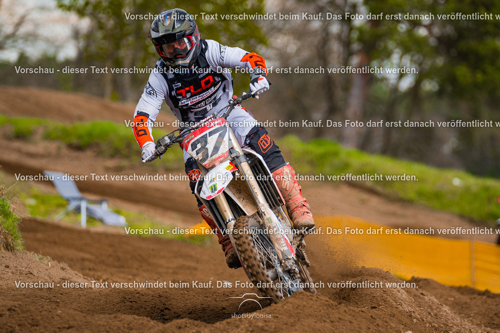 04_13_Bensdorf_MX1-2995 | Sportfotografin aus Berlin-Brandenburg mit Fokus auf Motocross. Ich halte deine sportliche Leistung und echte Emotionen auf und neben der Strecke professionell fest. Entdecke die Fotos von deinem Rennen und bestelle sie direkt hier im Shop.
