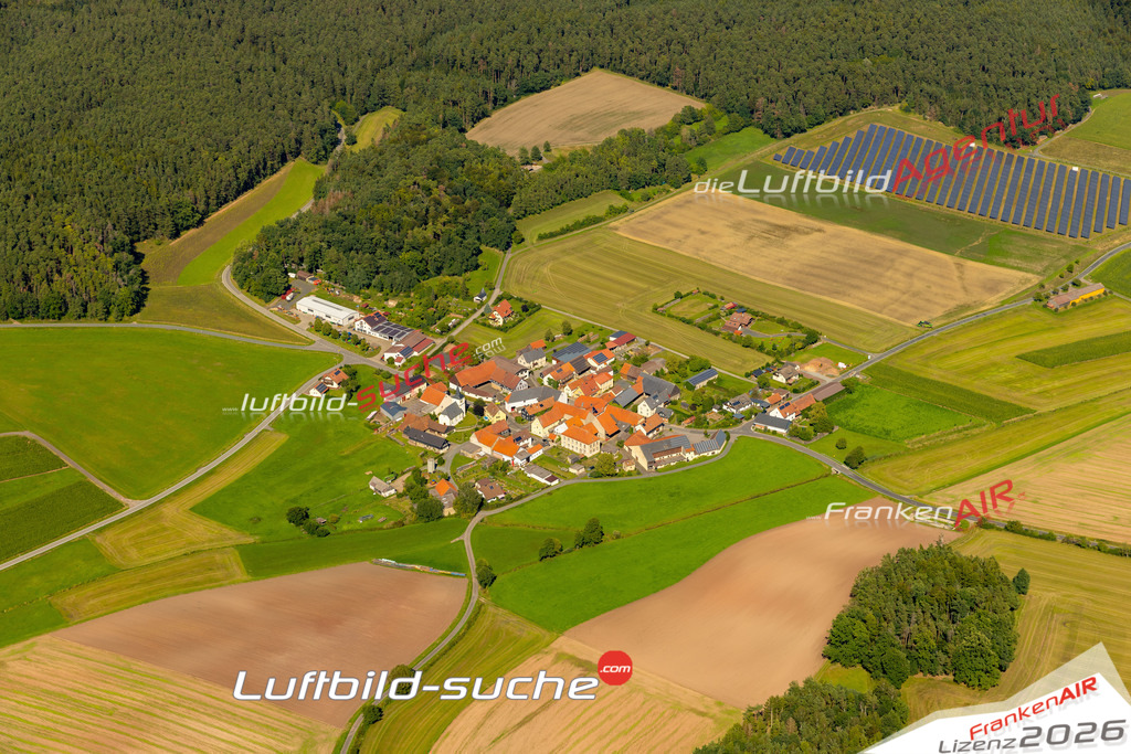 Das Luftbild zeigt : Dürrenried Maroldsweisach - Die Luftaufnahme wurde 2023 vom UL-Flugzeug aus erstellt ( keine Drohne ) - Hochauflösende Luftaufnahme - Für grossformatige Ausdrucke geeignet. Die Geschenkidee !Mit Lizenz und Bildrechte bestellbar