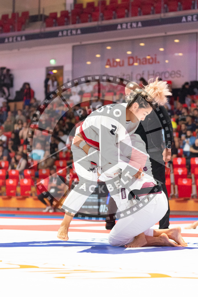 20231109PBB3913 | Fighters compete during the AJP World Professional Championship in the Mubadala Arena in Abu Dhabi, Arab United Emirates, on November 9, 2023.