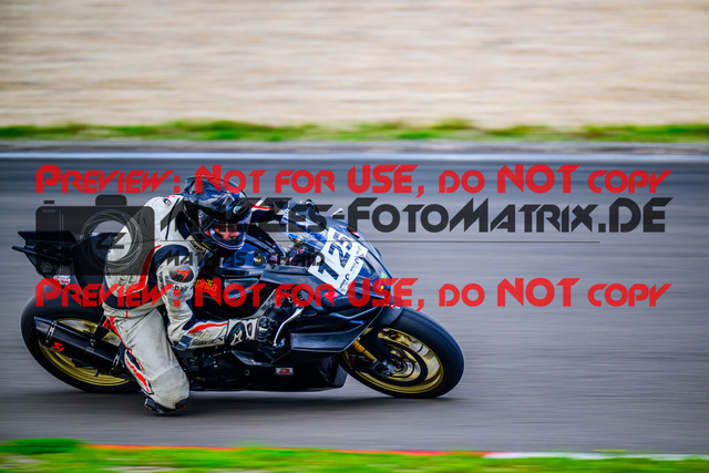 MaZZes_FotoMatrix_240911_6007705_7434 | GRUEN