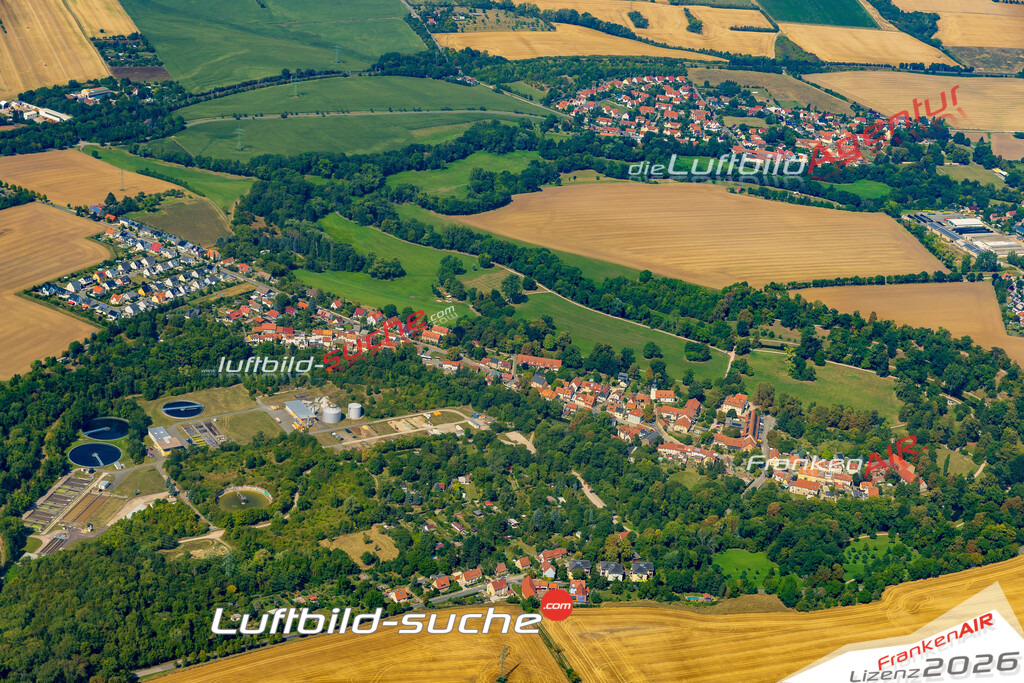 Luftaufnahme Tiefurt Weimar - Die Luftaufnahme wurde 2025 vom UL-Flugzeug heraus erstellt ( ohne Drohne ) - Hochauflösende Luftaufnahme - für professionelle Ausdrucke geeignet. Die Geschenkidee !Mit Lizenz und Bildrechte bestellbar