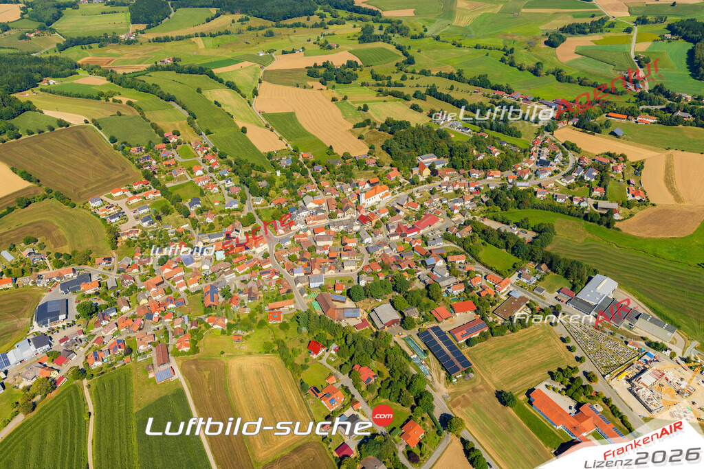 Luftaufnahme von  Tiefenbach - Die Luftaufnahme wurde 2025 vom UL-Flugzeug heraus erstellt ( keine Drohne ) - Hochauflösende Luftaufnahme - für professionelle Ausdrucke geeignet. Die Geschenkidee !Mit Lizenz und Bildrechte bestellbar