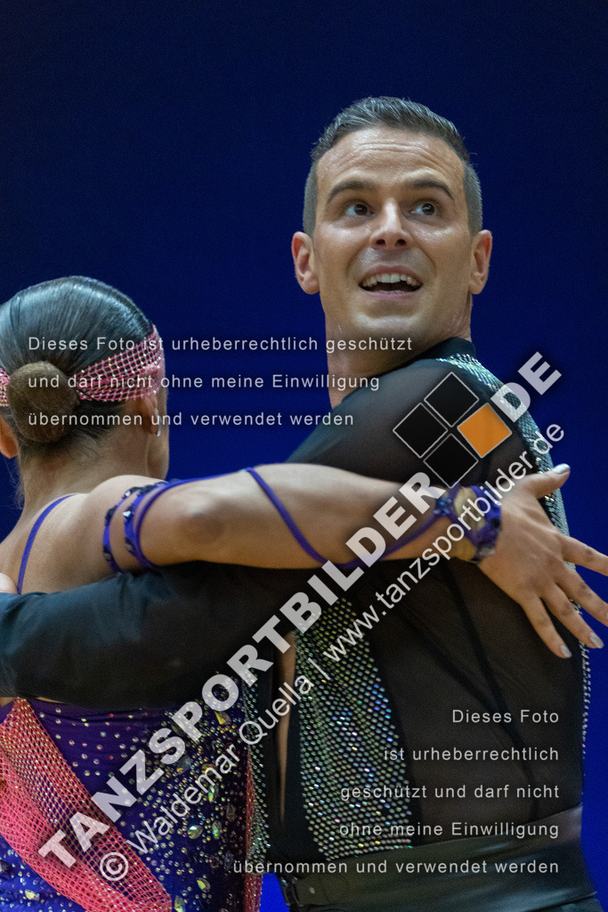 20230114-13261 | Hier finden Sie Tanz Bilder vom Latein und Standard Formationen tanzen. Sportbilder vom Tanzsport. Schöne Fotos und von Weltmeisterschaft, Europameisterschaft, Bundesliga, Regionalliga, Oberliga und Landesliga sowie von GOC Stuttgart, DanceComp, WM Bremen