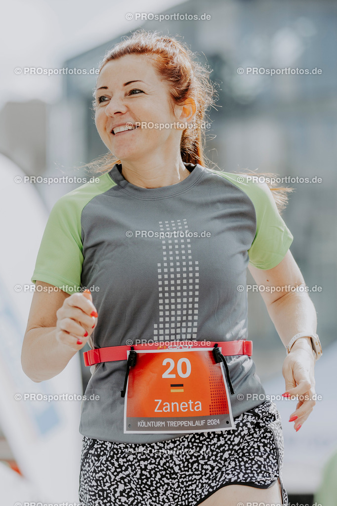 240825_Treppenlauf-70 | Professionelle Fotos Ihrer Laufsportveranstaltung.