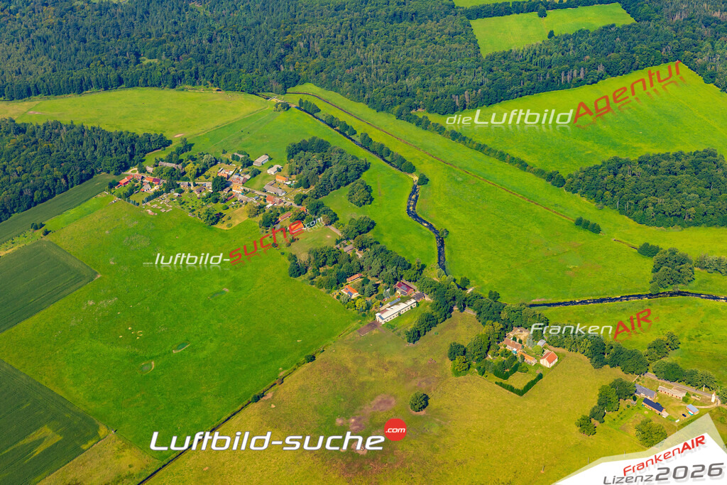 Schrägluftbild  Lenzersilge  Karstädt - Das Luftbild wurde 2025 vom UL-Flugzeug heraus erstellt (ohne Drohne- keine Drohnenaufnahme ) - Hochauflösende Luftaufnahme -Nicht vergleichbar mit Google Maps oder Satelittenbilder- Die Geschenkidee !Mit Lizenz und Bildrechte bestellbar