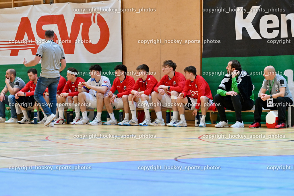 SC Ferlach vs. ALPLA HC Hard | Spielerbank HC Hard, SC Ferlach vs. ALPLA HC Hard, SC Ferlach vs. ALPLA HC Hard am 05.04.2025 in Ferlach (Ballspielhalle Ferlach), Austria, (Photo by Bernd Stefan)
