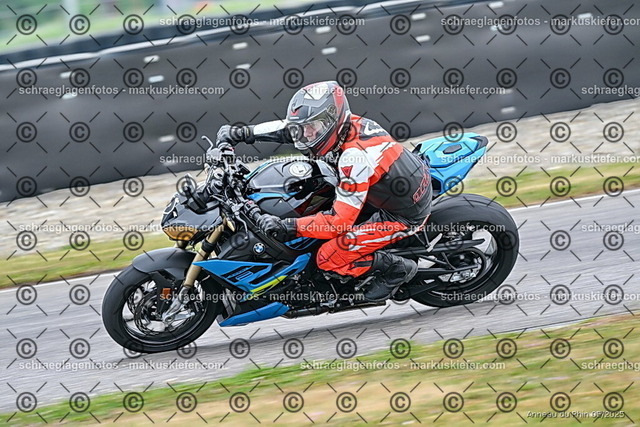 25bt02-0259 | markuskiefer.com - Realisiert mit Pictrs.com