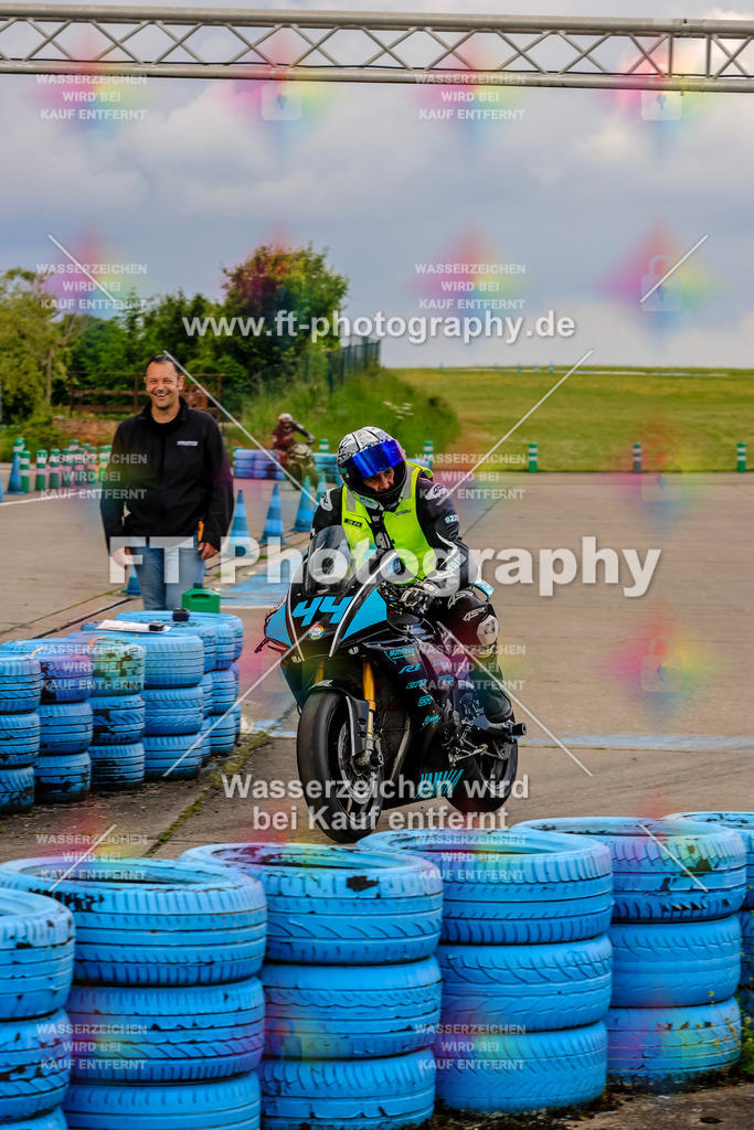 MotoTeam-9454 | Hier findet Ihr Bilder von Touristenfahrten auf der Nürburgring Nordschleife oder von anderen Veranstaltungen die ich besucht habe. Viel Spass beim Durch Schauen 
