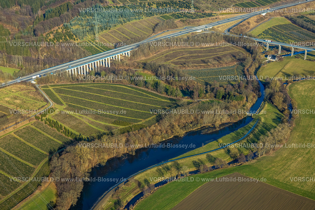 Bestwig260104382 | Luftbild, Gepketal und Fluss Ruhe Ruhraue Autobahn A46 und Talbrücke Gränscheid, Anschlussstelle Bestwig mit Ruhrtalbrücke, Wasserkfraftwerk Velmede unterhalb der Brücke, Wiesen und Felder, Velmede, Bestwig, Südwestfalen, Nordrhein-Westfalen, Deutschland