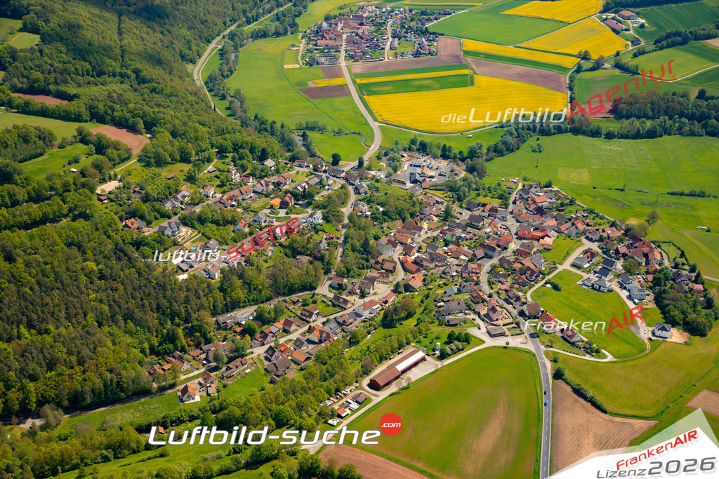 Das Luftbild zeigt : Unterebersbach Niederlauer - Die Luftaufnahme wurde 2024 vom UL-Flugzeug aus erstellt ( keine Drohne ) - Hochauflösende Luftaufnahme - Für grossformatige Ausdrucke geeignet. Die Geschenkidee !Mit Lizenz und Bildrechte bestellbar