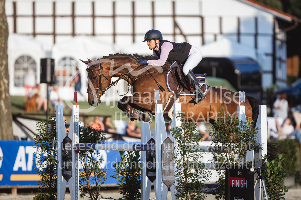 240711_BHO_M1-Spr-1-722 | Deine schönsten Turniermomente als professionelle Fotos! Entdecke hochwertige Pferdesport-Fotografie im Online-Shop. Jetzt Fotos finden & bestellen!