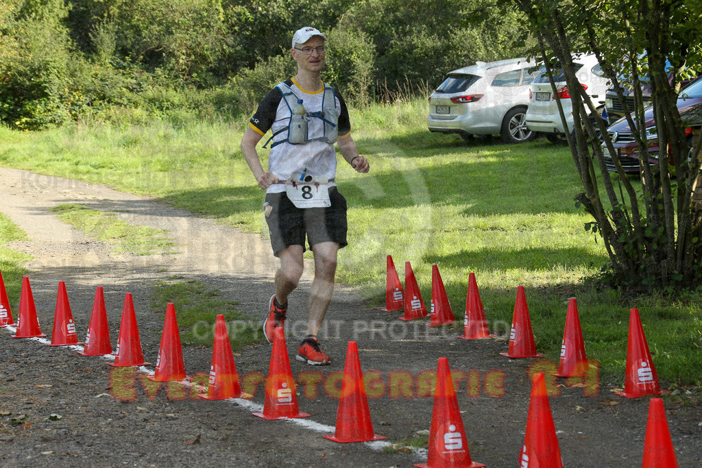 230826_1725_EX1_1722 | Sportfotografie im Rhein-Sieg Kreis, Köln, Bonn, NRW, Rheinland Pfalz, Hessen, etc. Unser Tätigkeitsfeld umfasst den Laufsport vom Volkslauf über den Marathon, Duathlon, Triathon bis zum Ultralauf wie Kölnpfad Ultra oder Schindertrail.