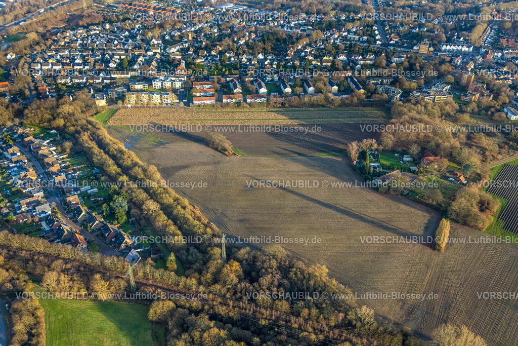 Bottrop251204261 | Luftbild, Wiesen und Felder an der Tourcoingstraße für geplante Bebauung, Wohnsiedlung Haus Schlangenholt, Eigen, Bottrop, Ruhrgebiet, Nordrhein-Westfalen, Deutschland