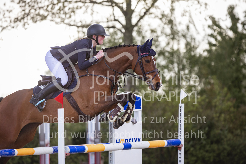 240424_Lemwerder_Stil-L-258 | Deine schönsten Turniermomente als professionelle Fotos! Entdecke hochwertige Pferdesport-Fotografie im Online-Shop. Jetzt Fotos finden & bestellen!