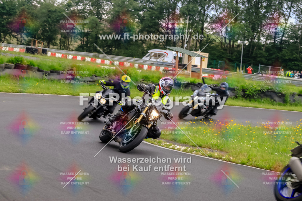 VBK-6941 | Hier findet Ihr Bilder von Touristenfahrten auf der Nürburgring Nordschleife oder von anderen Veranstaltungen die ich besucht habe. Viel Spass beim Durch Schauen 