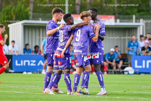 AUT, OEFB Uniqa Cup, Fussball Askoe Oedt vs FK Austria Wien | 28.08.2024, Transdanubia Sportanlage Oedt, AUT, OEFB Uniqa Cup, 2. Runde, Askoe Oedt vs FK Austria Wien, im Bild Jubel Spieler (FK Austria Wien)